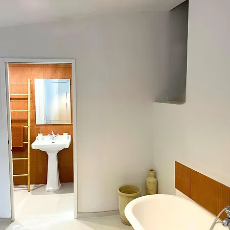 Clos Mahistre, 4 Etoiles, Clim & Piscine * Nimes