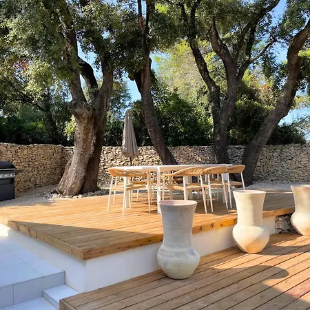 Apartment Clos Mahistre, 4 Etoiles, Clim & Piscine Nimes